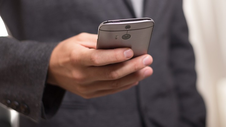 Blokada sms-ów na telefonach służbowych. Deutsche Bank "odnawia wizerunek firmy"