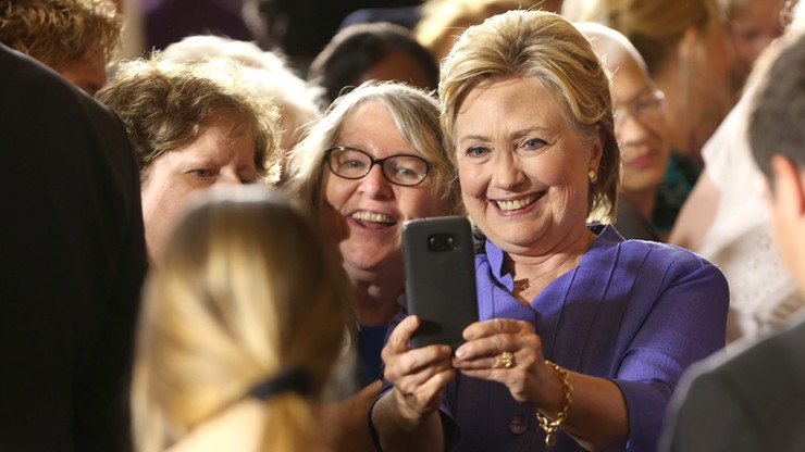 Topnieje przewaga Clinton nad Trumpem