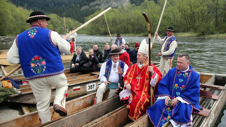 Salwy armatnie i szarlotka gigant. Flisacy zainaugurowali 184. sezon