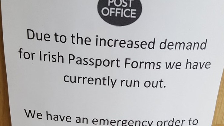 W Belfaście zabrakło formularzy paszportowych. Irlandczycy z północy przenoszą się na południe