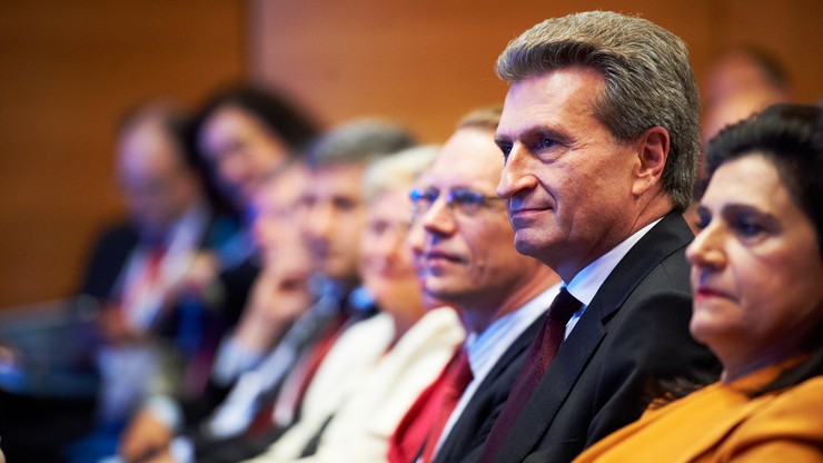 Dziesięć organizacji przeciw nominacji dla niemieckiego komisarza