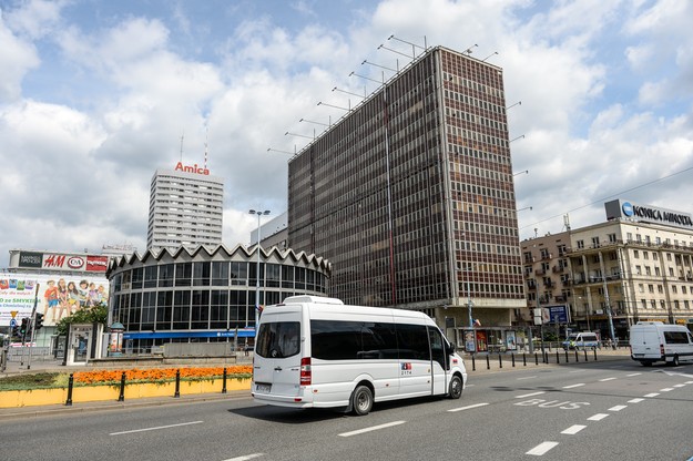 Pierwszy dzień szczytu NATO w Warszawie. Zamknięte ulice w centrum, autobusy na objazdach