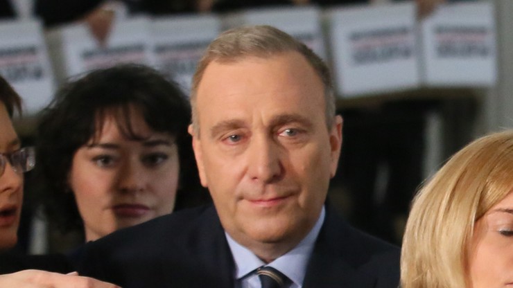 Schetyna: w piątek pewnie wniosek PO o wotum nieufności dla Macierewicza