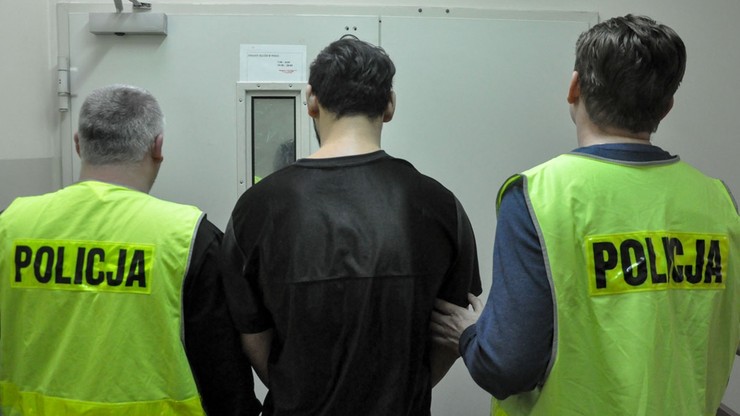 Jechał pod prąd, miał 2 promile we krwi. Chciał dać policjantom 20 tys. zł łapówki