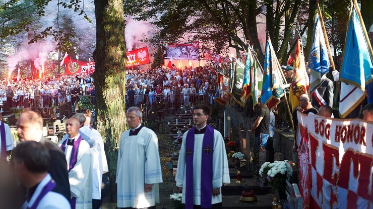 Sąd umorzył sprawę rzekomego pobicia działaczy KOD na pogrzebie "Inki" i "Zagończyka"