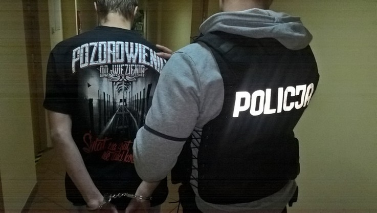 "Pozdrowienia do więzienia" - w takiej koszulce powędrował za kraty