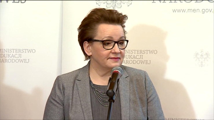 "Uszanuję podpisy obywateli". Zalewska o wniosku ws. referendum