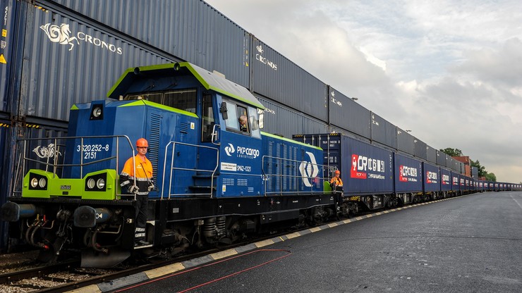 Pociąg towarowy "China Railway Express" przyjechał do Warszawy. Przywiózł części samochodowe i elektronikę