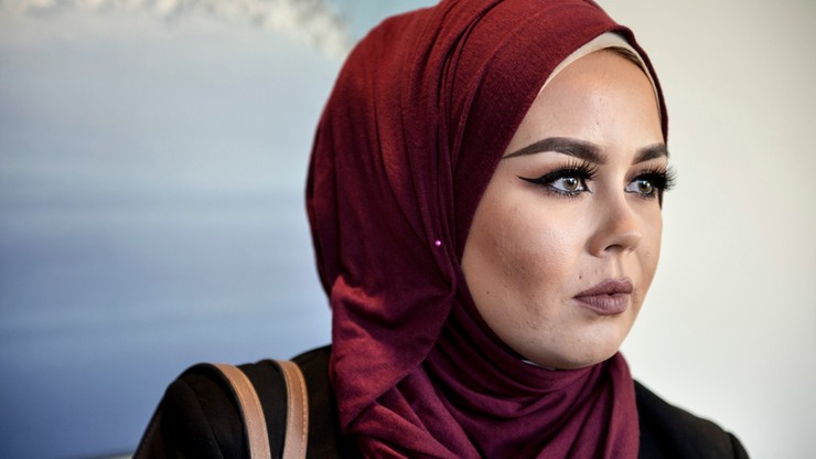 Norwegia: fryzjerka skazana za nieobsłużenie kobiety w hidżabie
