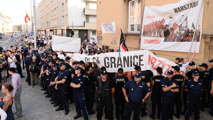37-latek z zarzutem znieważenia policjanta po kontrmanifestacji Obywateli RP w rocznicę Powstania Warszawskiego