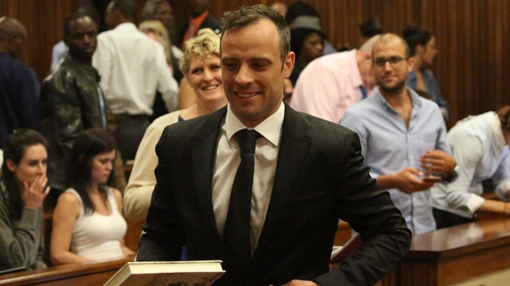 Pistorius na orzeczenie kary poczeka w areszcie domowym