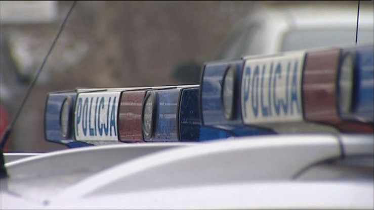 Dzieci pozostawione same w rozgrzanym samochodzie. Policja apeluje o rozwagę
