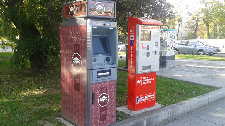 Biletomaty w Warszawie nie są dostosowane kolorystycznie do strefy zabytkowej na Trakcie Królewskim