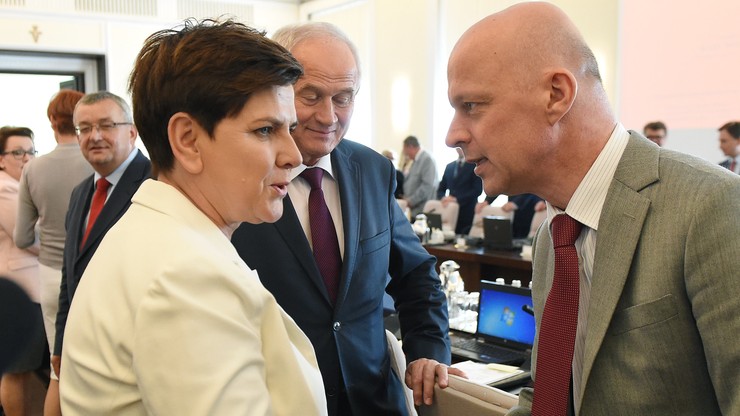 "To nie była łatwa dyskusja". Rząd przyjął wstępny projekt budżetu na 2017 r.