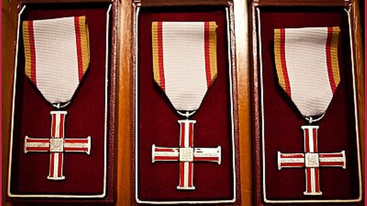 "Wysiedzieli demokrację". Działacze ruchu "Wolność i Pokój" odznaczeni