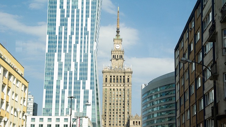 CBOS: 43 proc. Polaków dobrze ocenia rozwój sytuacji w kraju; 40 proc. - źle
