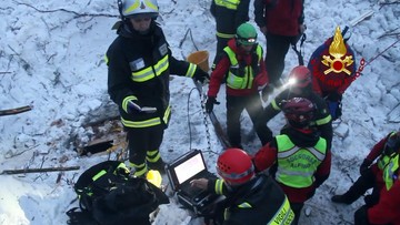 25-01-2017 17:36 Włochy: z zasypanego hotelu wydobyto ciało 25 ofiary