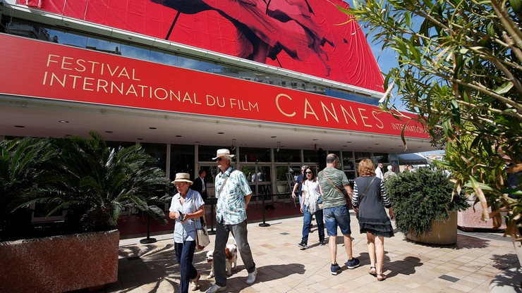 Rewizje, urządzenia przeciwko dronom, wielkie betonowe donice. Nadzwyczajne środki bezpieczeństwa na festiwalu w Cannes