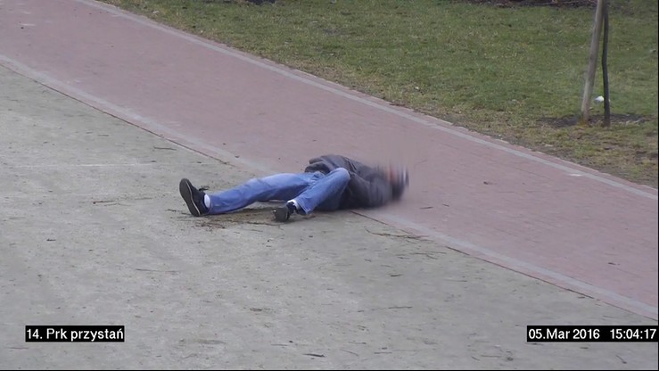 Nieprzytomny 35-latek po dopalaczach. Straż miejska uratowała mu życie