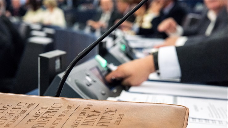 KE wzywa Hiszpanię i Portugalię do obniżenia deficytów