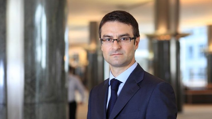 "Próba obalenia rządu skoordynowana z dziennikarzami i posłami do PE" Eurodeputowany PiS na twitterze