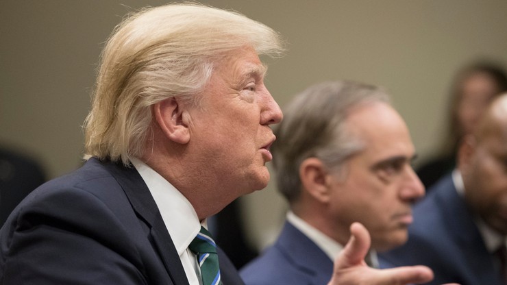 "Koreańczycy ogrywają Stany Zjednoczone od wielu lat. Chiny niewiele zrobiły, by pomóc". Trump krytykuje Koreę Płn