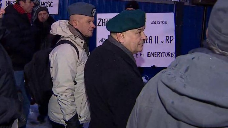 Na manifestacji w wojskowym berecie. Mazguła z zarzutem popełnienia wykroczenia