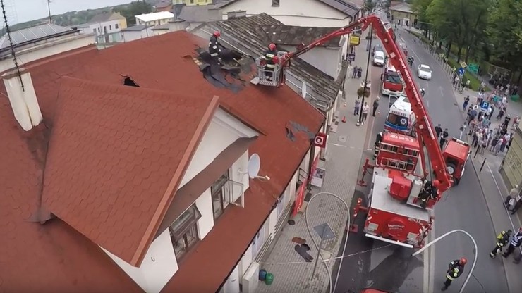 Pożar kamienicy w Busku-Zdroju. Dwie osoby poszkodowane