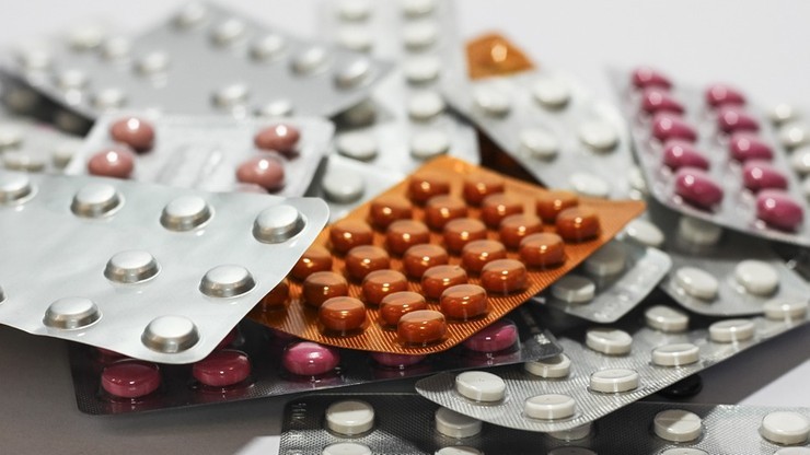 Rzeczpospolita: farmaceuci katoliccy chcą mieć wybór i prawo odmowy sprzedawania pigułki "dzień po"