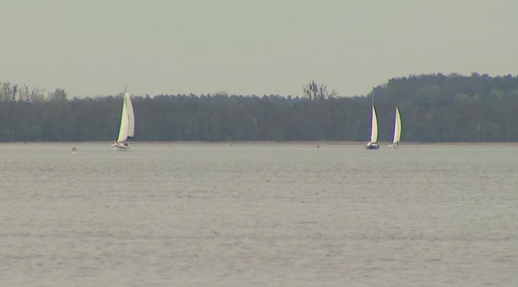 Burze w Beskidach - ranny w Bielsku-Białej, wiatr przewrócił łódki