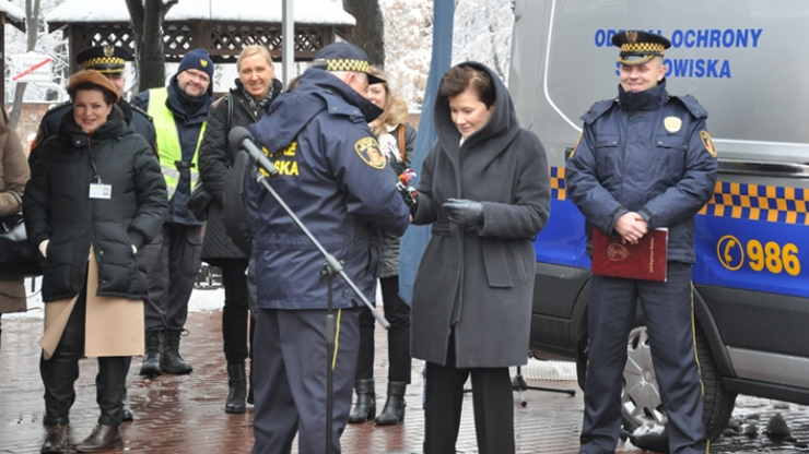 Koniec z paleniem śmieci w stolicy. Straż miejska dostała mobilne laboratoria