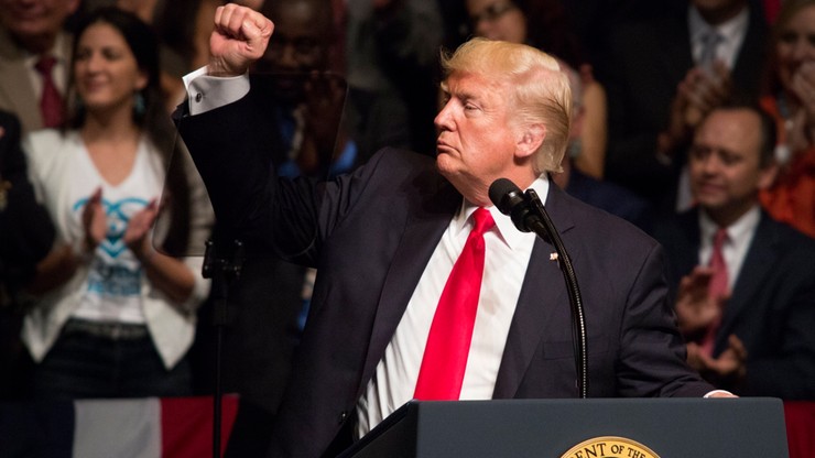 Trump przywrócił część ograniczeń w kontaktach z Kubą