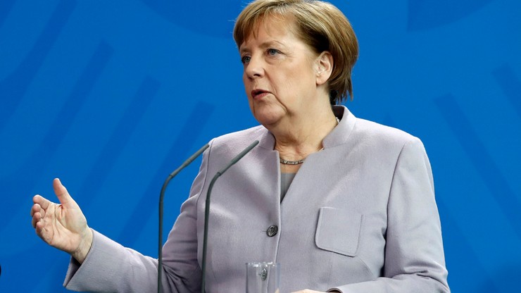 Niemal połowa młodych wyborców popiera Merkel