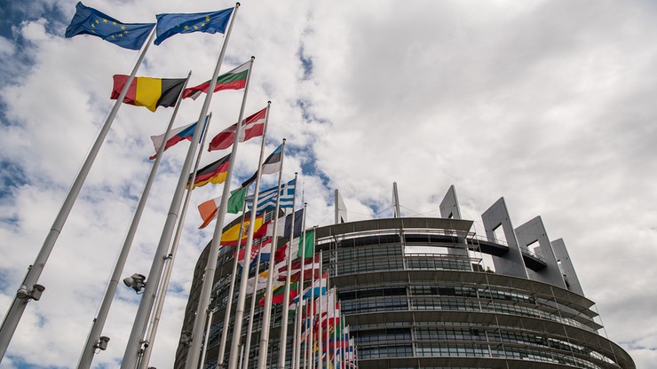 Europosłowie zaniepokojeni coraz silniejszą propagandą Rosji i Państwa Islamskiego