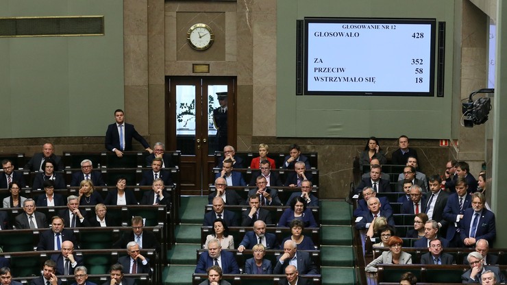 Projekt zaostrzający prawo aborcyjne odrzucony. Premier: rząd zrobi wszystko, aby życie ludzkie chronić
