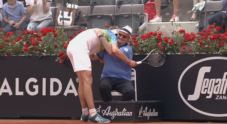 Zverev przytulił... sędziego po przegranej akcji (WIDEO)