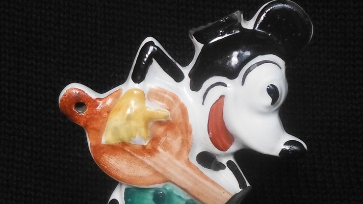 Myszka Mickey należąca do ofiary Auschwitz trafiła do brzeszczańskiej fundacji