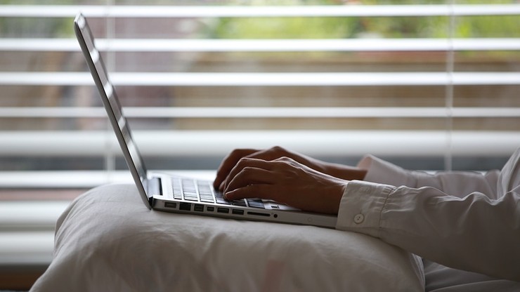 Wiemy, gdzie Polacy oglądają porno. W domu i ukradkiem w pracy