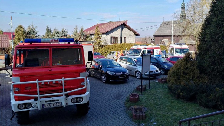 W szkole rozpylono nieustaloną substancję. 16 uczniów poszkodowanych