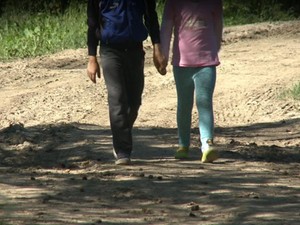 Częstował cukierkami, dawał pieniądze. Pedofil recydywista z Warmii