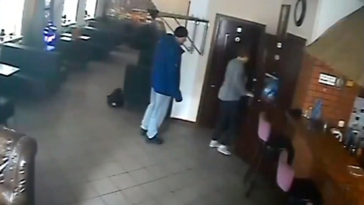 Napadł na pracownicę baru i ukradł pieniądze z restauracji