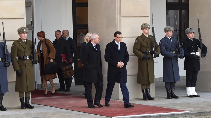 "Najwidoczniej chodzi o poprawę relacji z UE". Niemieckie media o rekonstrukcji polskiego rządu