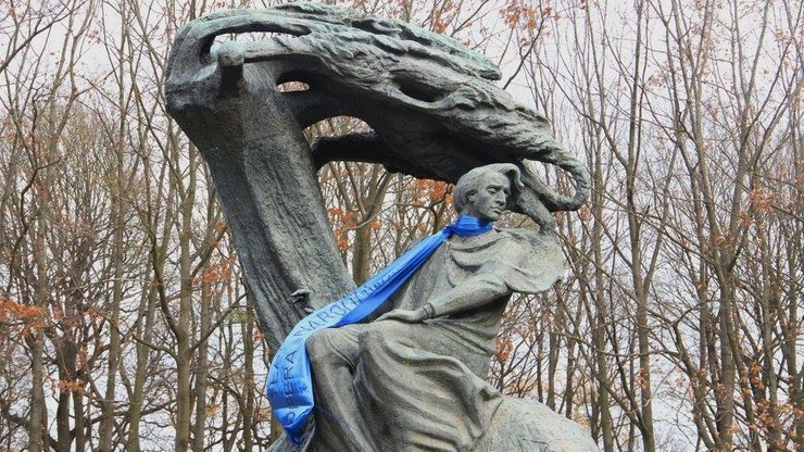 Chopin w niebieskim szaliku. Prezent od Teatru Wielkiego