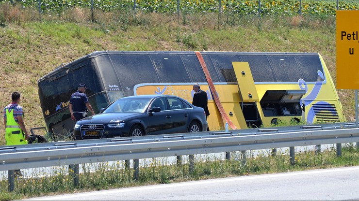 MSZ: trzy osoby nadal w szpitalu po wypadku polskiego autokaru w Serbii
