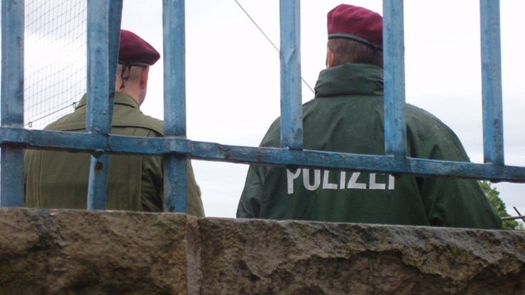 Niemiecka policja przeszukała obiekty należące do skrajnie prawicowej organizacji