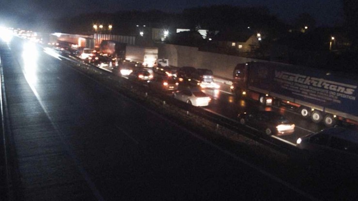 Zderzenie ciężarówki, dwóch busów i auta na A4. Korek w kierunku Rzeszowa