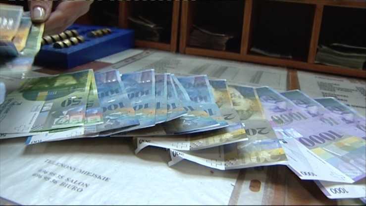 "Euro Bank nie powinien dowolnie kształtować kursów wymiany walut". Prezes UOKiK przedstawił istotny pogląd ws. frankowiczów