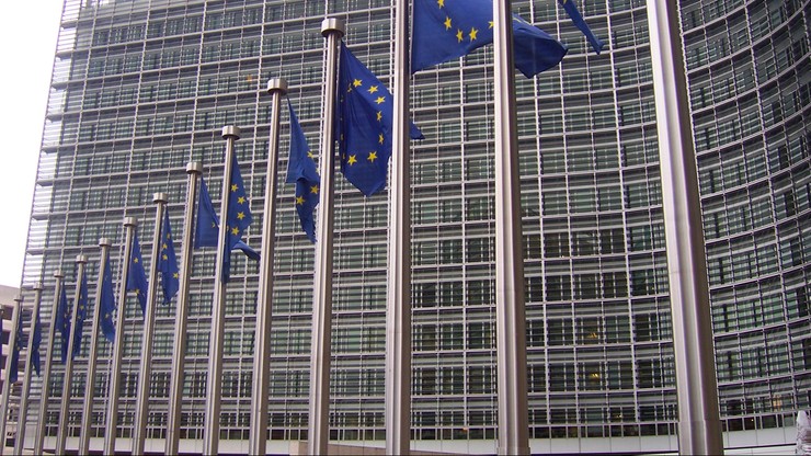Nieoficjalnie: Komisja Europejska może wszcząć procedurę wobec Polski za ustawę o ziemi