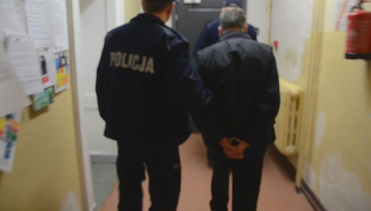 Pracownik sklepu z zarzutem molestowania 11-latki. Policja ma nagrania z monitoringu