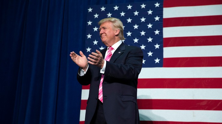 Szef kampanii Clinton: Trump może być "marionetką Kremla"